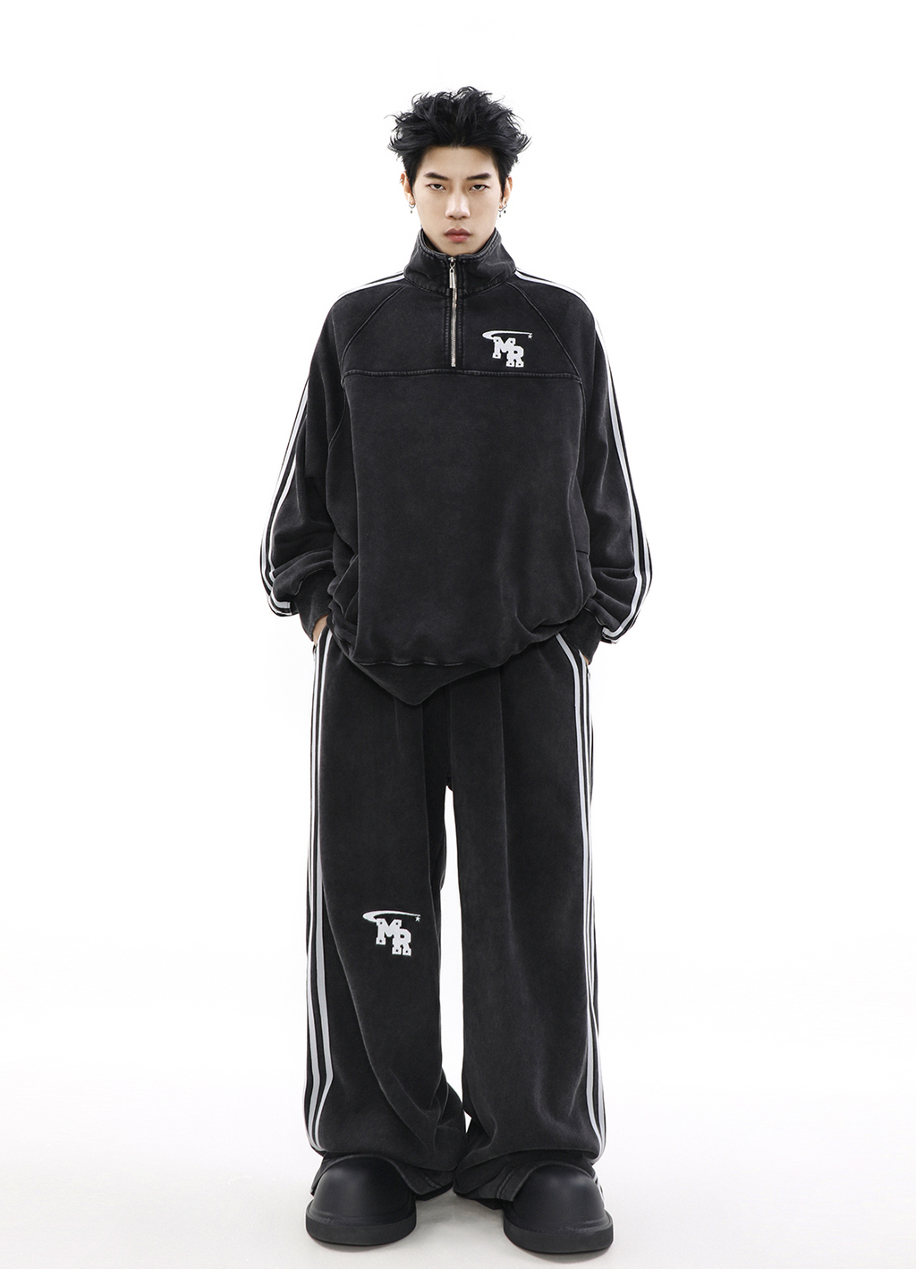 URBAN FLOW TRACK SET TOPS