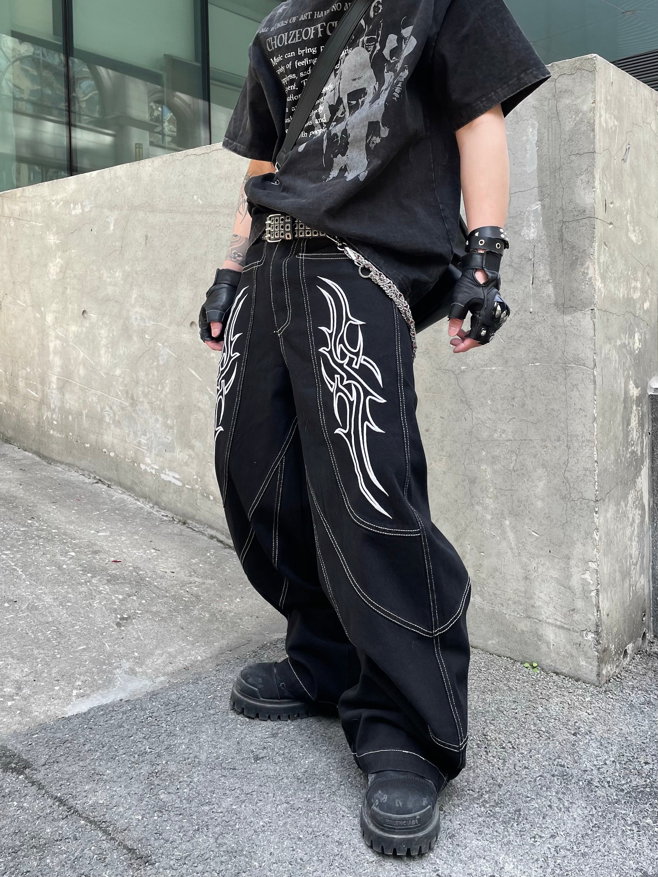 WEEZY MODERN DESIGNED DENIM