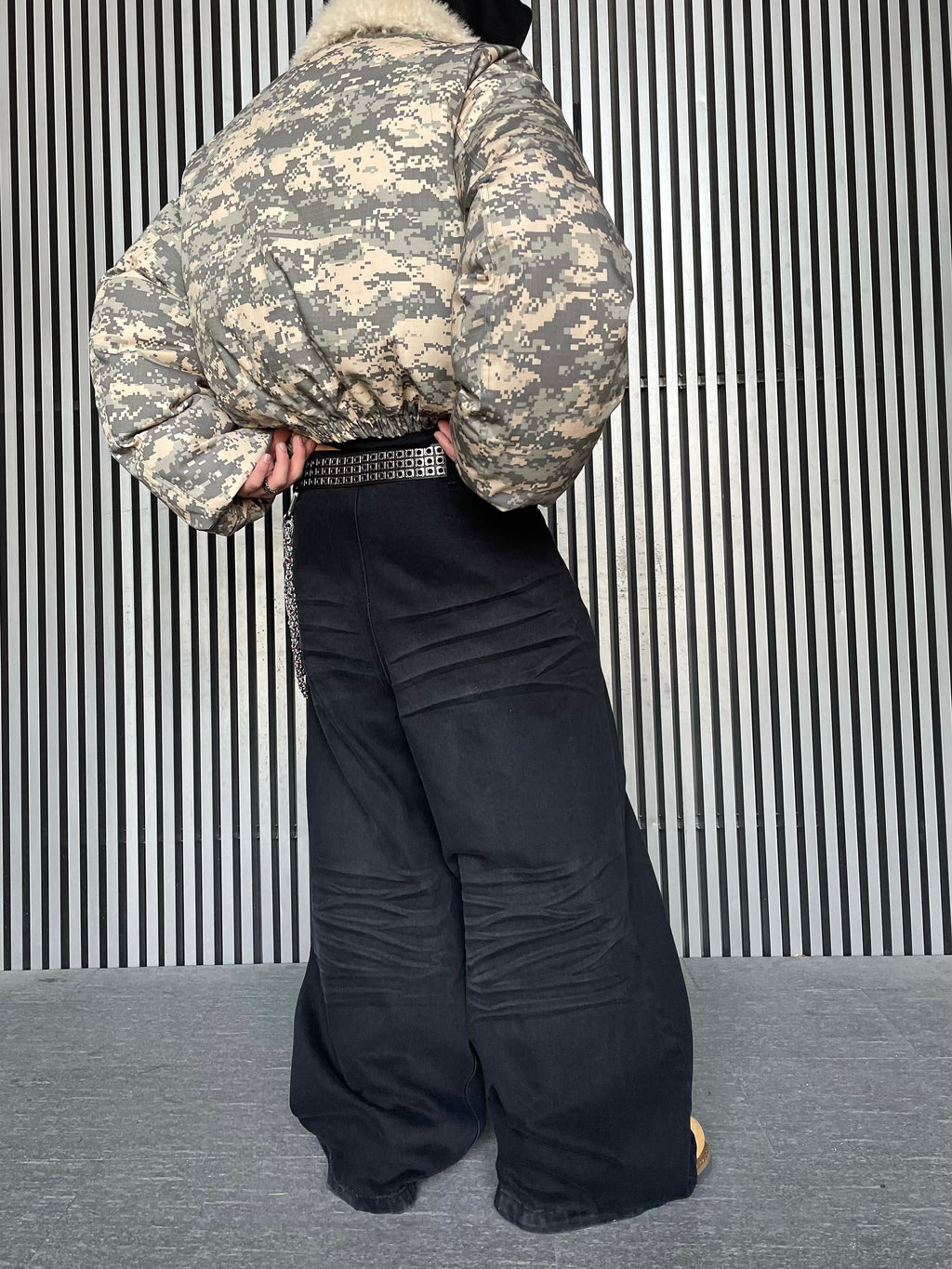 MONOCHROME BAGGY DENIM PANTS