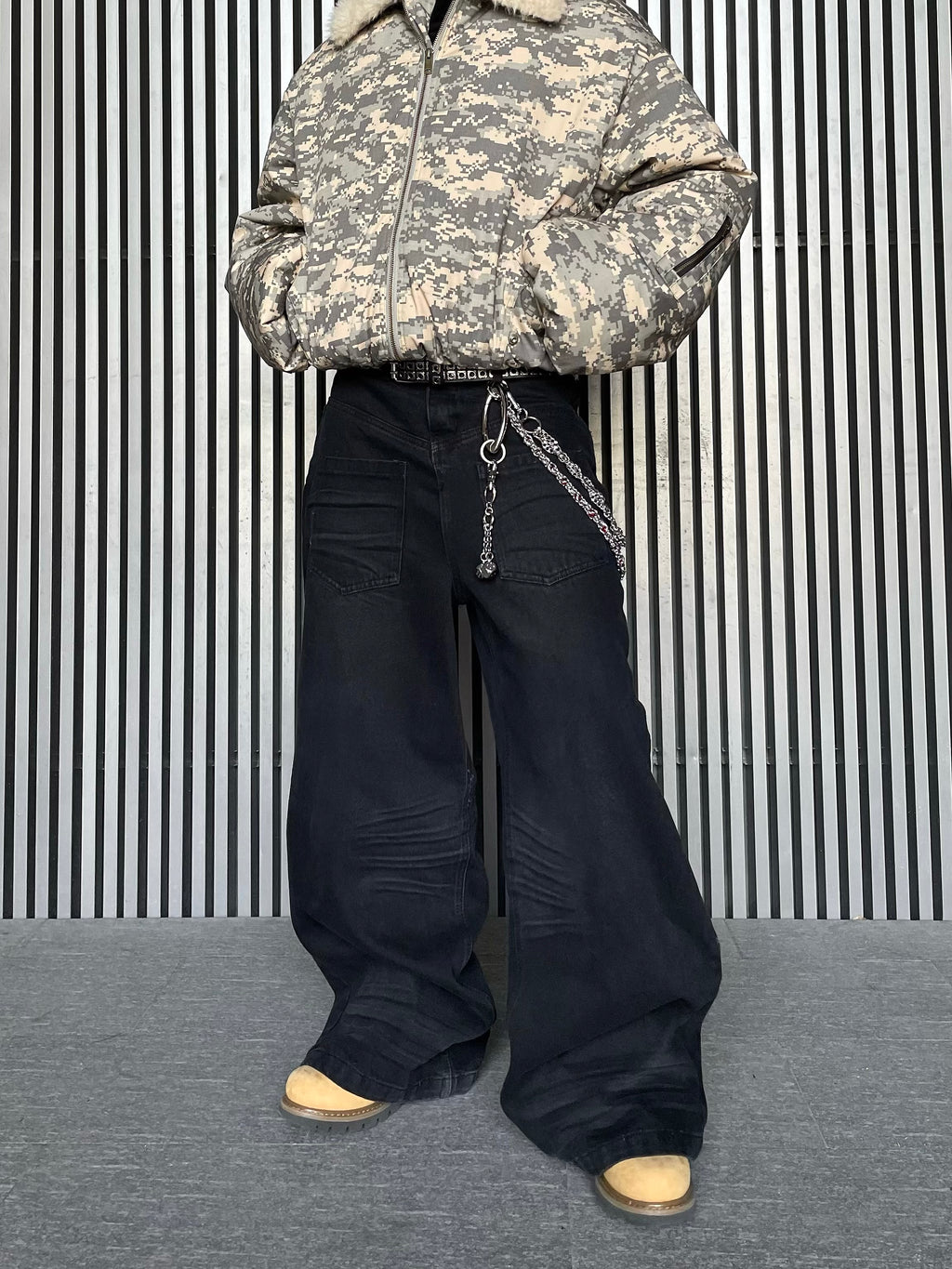 MONOCHROME BAGGY DENIM PANTS